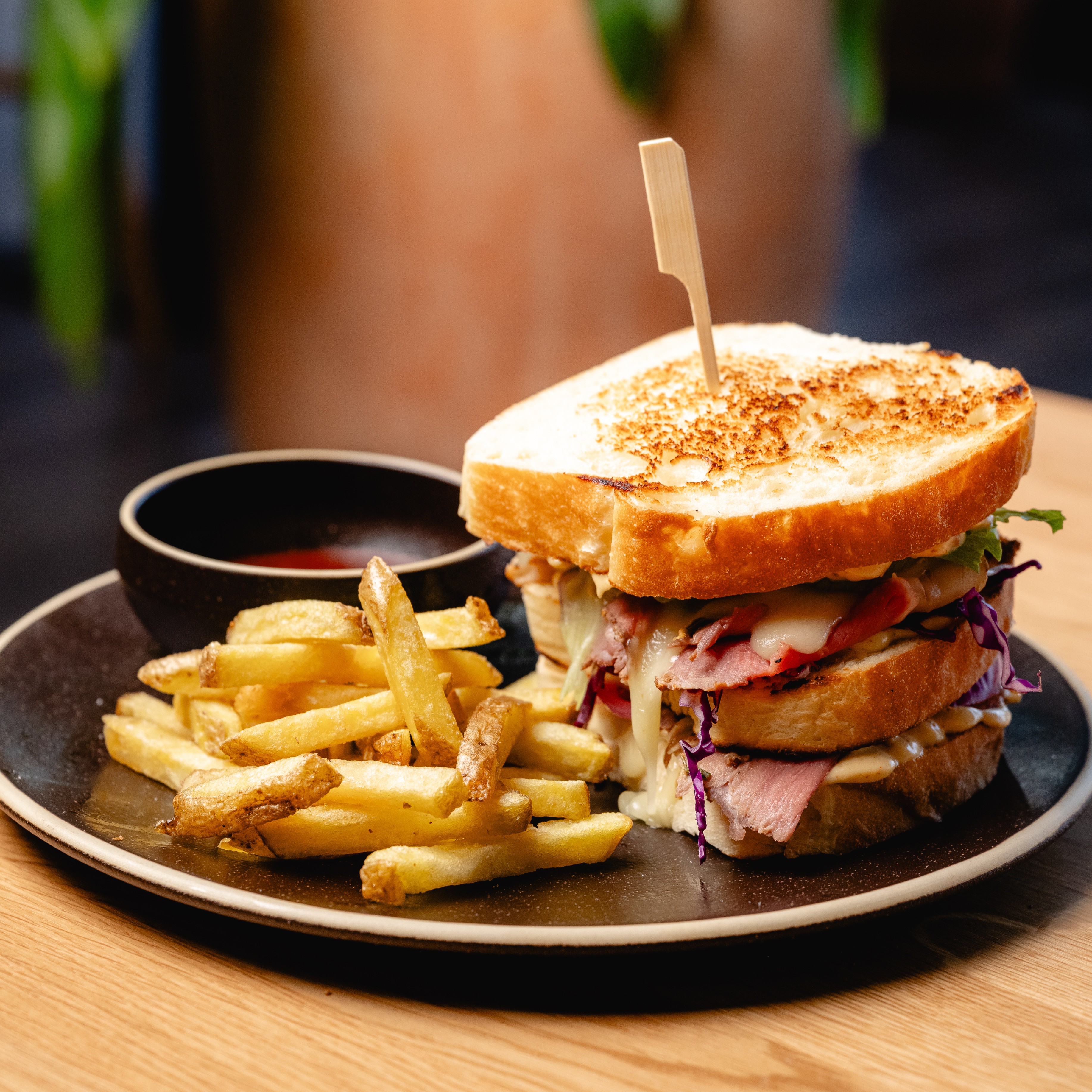 ROAST BEEF SENDVIČ